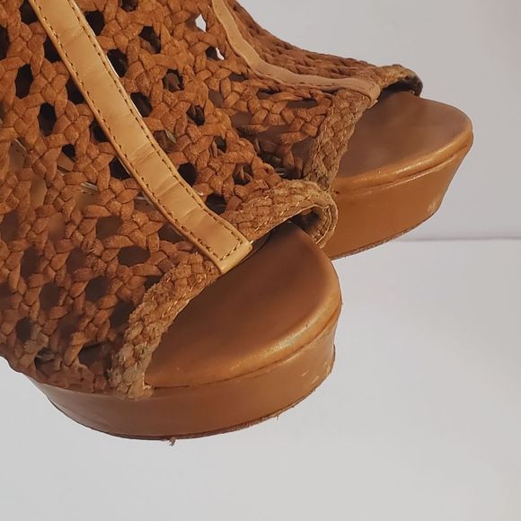 Mark & James by  Badgley Mishka tan leather high platform wedge sandals size 8 - Picture 13 of 13